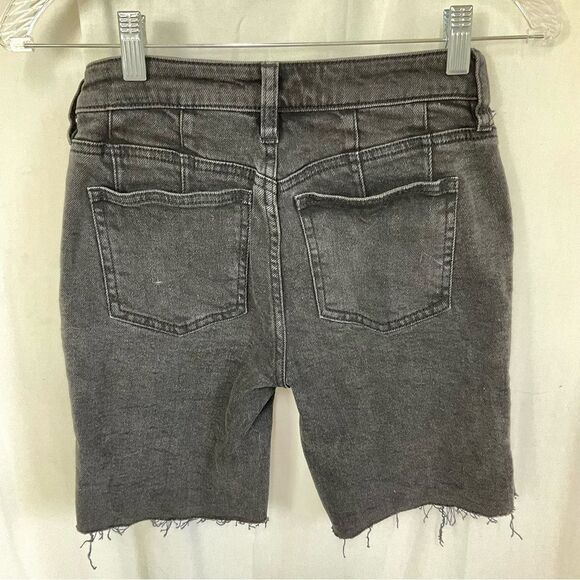Free People Button-Fly Raw Hem 7" Jean Bermuda Shorts in Ash Black 24 - Picture 4 of 14